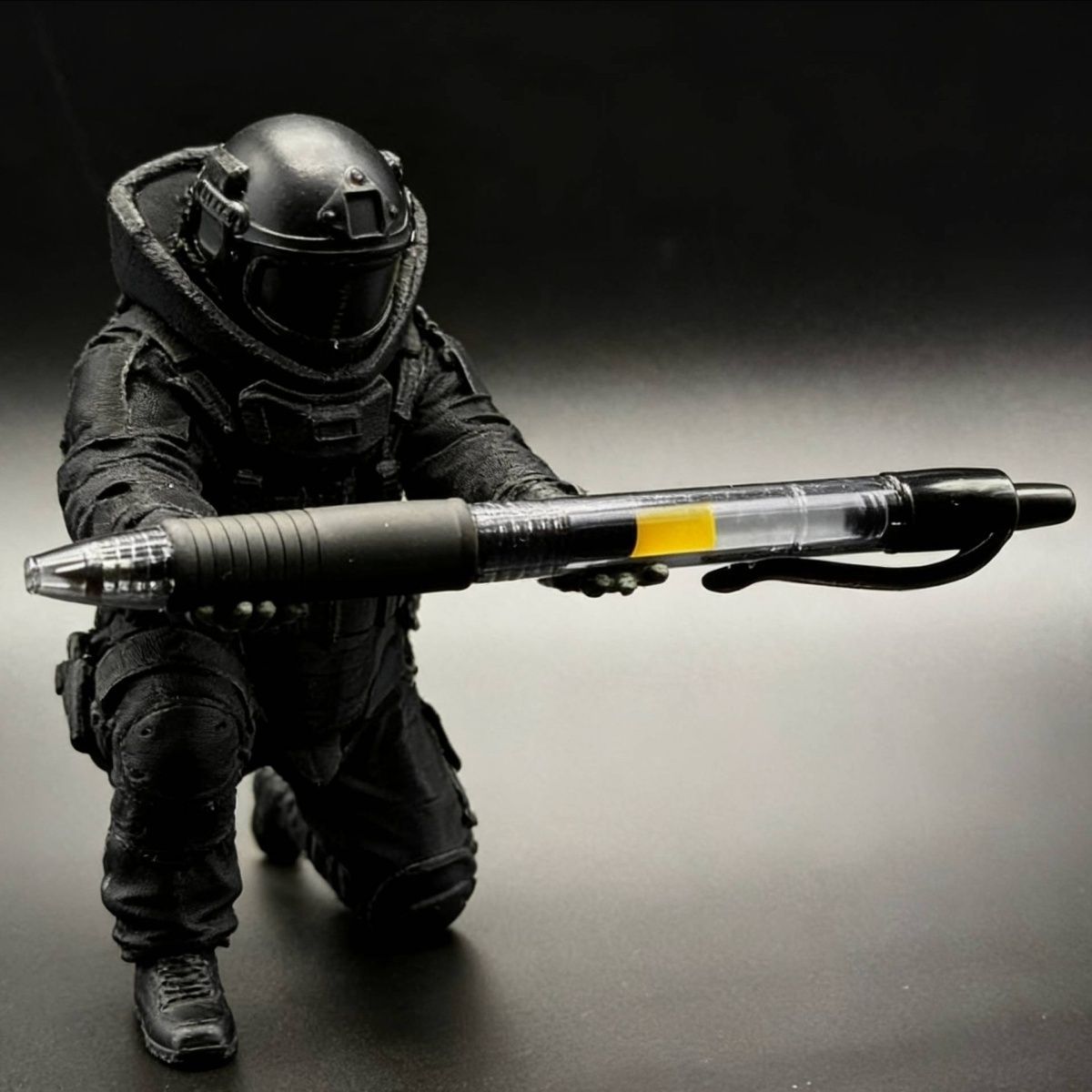 3D Printing Pen - Portaplumas creativo Super Saiyan impreso en